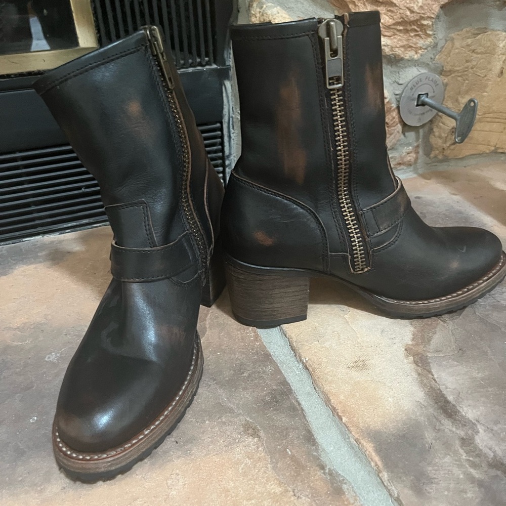 Freebird by Steven Distressed Leather Heeled boots